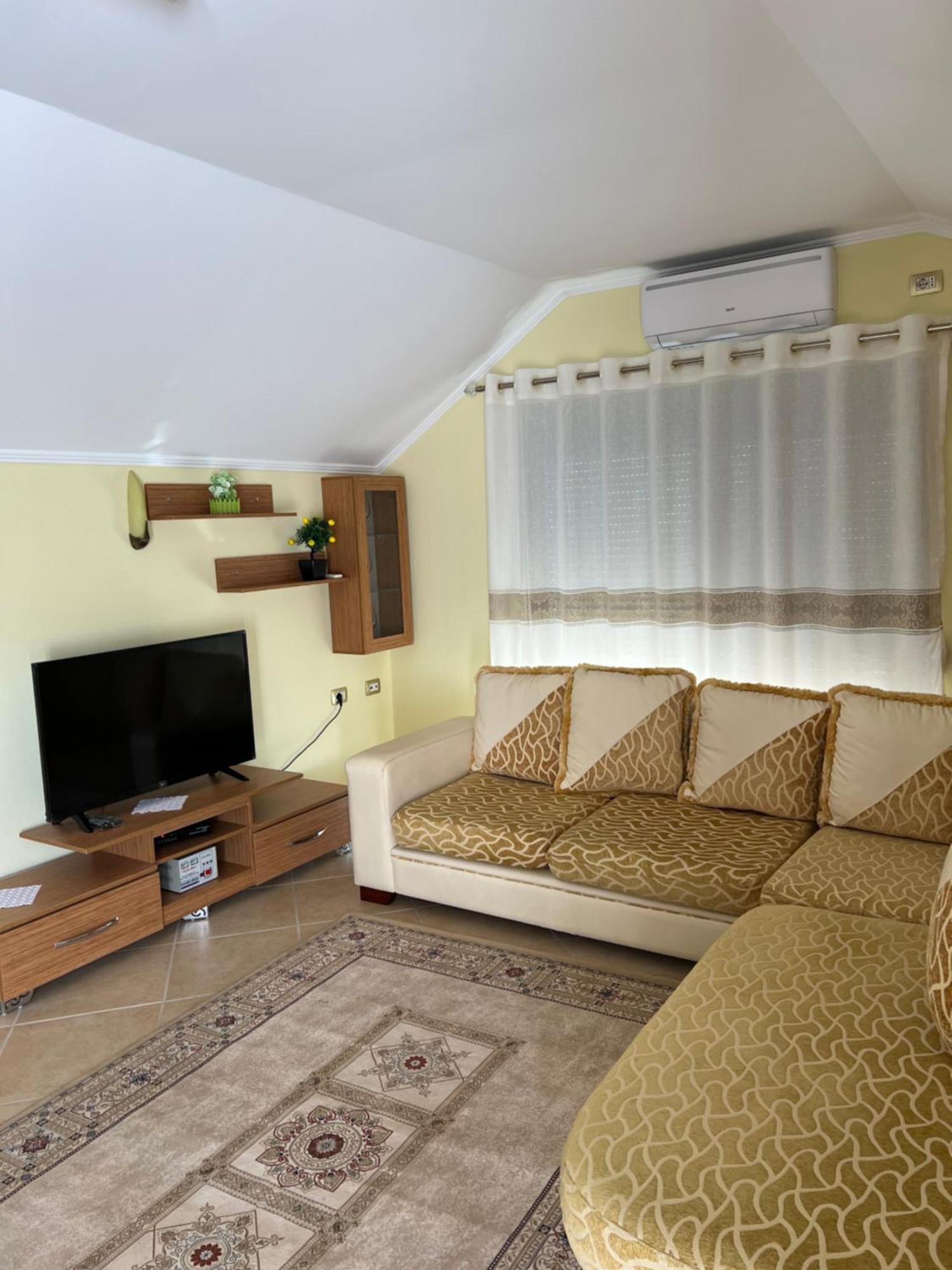 Flower Terrace Apartment Gjirokaster Exterior photo