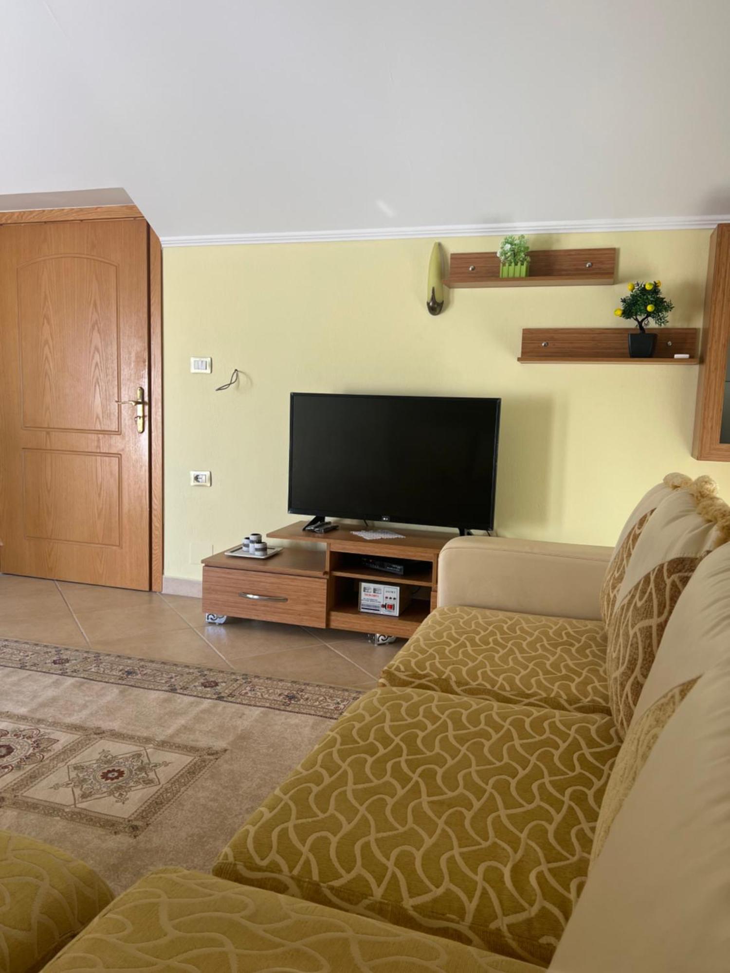 Flower Terrace Apartment Gjirokaster Exterior photo