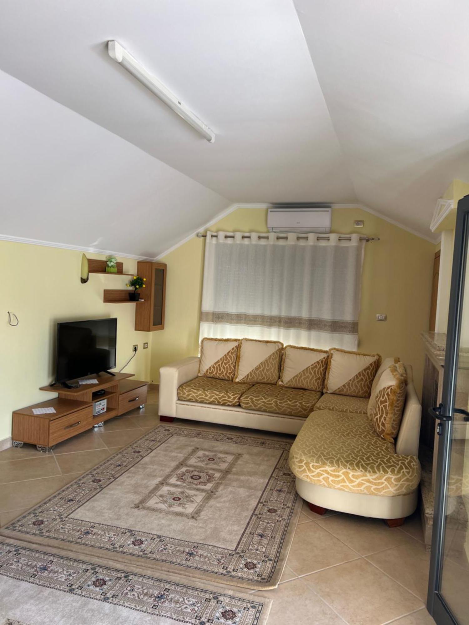 Flower Terrace Apartment Gjirokaster Exterior photo